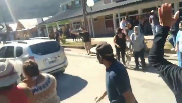 Denuncian que fueron infiltrados los que atacaron a Alberto Fernández en Chubut