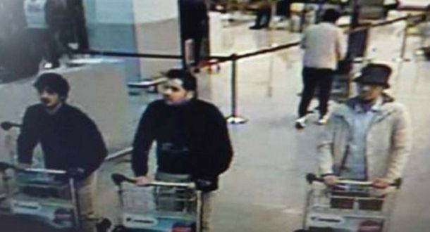 Estos serían los dos sospechosos del atentado en el aeropuerto en Bruselas
