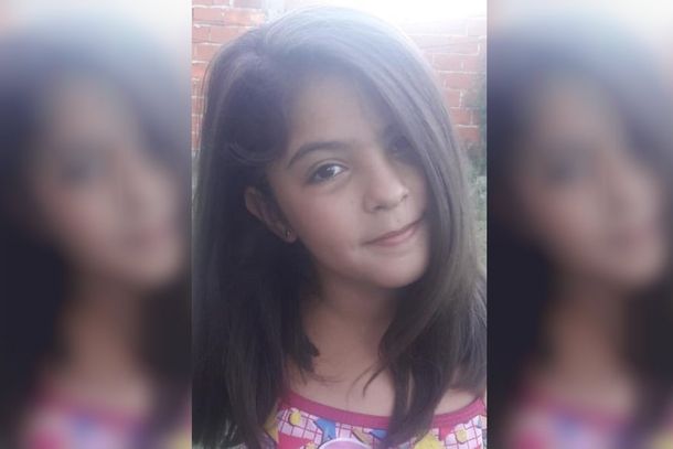 Tiene 8 años y se cortó el pelo por primera vez para donarlo a niñas con cáncer