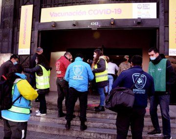 Comienzan a vacunar con la segunda dosis al personal de Seguridad de la Ciudad de Buenos Aires