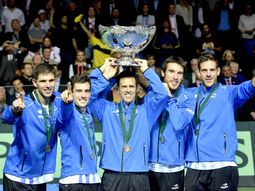 El equipo argentino levantando la Ensaladera en Zagreb El equipo argentino levantando la Ensaladera en Zagreb