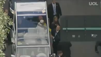 el emotivo saludo de un nino brasileno al papa francisco el emotivo saludo de un nino brasileno al papa francisco