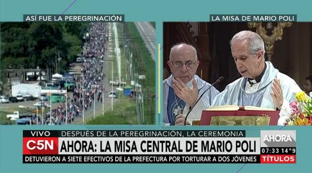 Mario Poli dando la misa en Luján