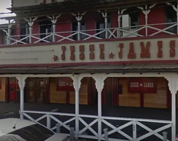 Adiós a un ícono de los boliches bailables del Oeste: avanza la demolición de Jesse James