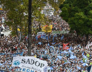 Los docentes vuelven a marchar en reclamo de una paritaria nacional
