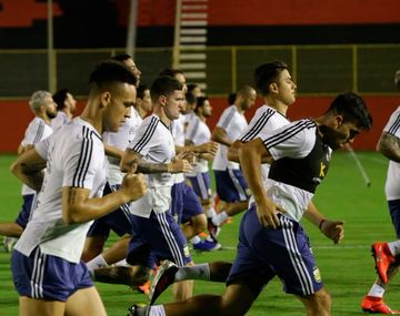 Preocupación en la Selección: dos lesionados a un día del debut ante Colombia