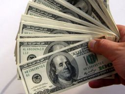 Ingresan dólares con el blanqueo Ingresan dólares con el blanqueo