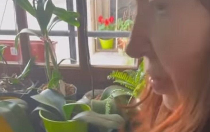 El video de Cristina cocinando en su casa de San José 1111: ¿Te hacés vos el huevo revuelto? 