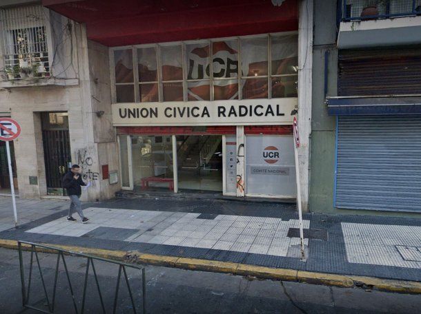 El Comité Nacional de la Unión Cívica Radical (UCR) se ubica en la calle Alsina 1786 El Comité Nacional de la Unión Cívica Radical (UCR) se ubica en la calle Alsina 1786
