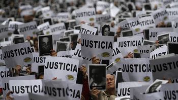 iran-ee.uu.: cristina critico el doble estandar mediatico iran-ee.uu.: cristina critico el doble estandar mediatico