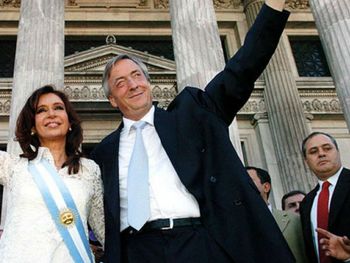 Néstor y Cristina son los presidentes con mayor imagen positiva desde 1983