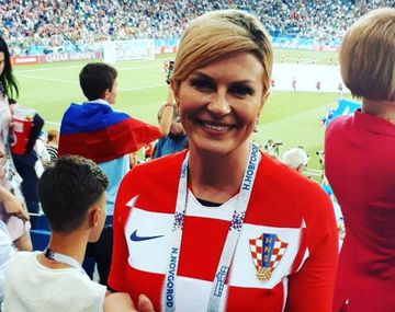 Kolinda Grabar-Kitarovic celebrando con Croacia