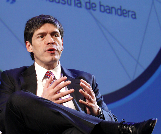 Abal Medina: Entre gallos y medianoche la Cámara favoreció a dos corporaciones