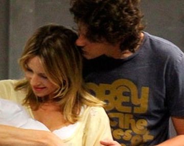 Carla y Lousteau presentan a su hijo Gaspar