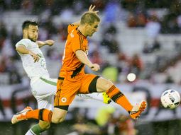 sarmiento empato sobre el final y se llevo un puntazo ante river en nunez sarmiento empato sobre el final y se llevo un puntazo ante river en nunez