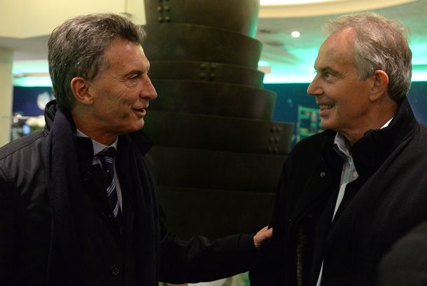 Tras reunirse con Cameron, Macri mantuvo un breve encuentro con Tony Blair