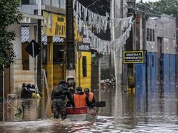 Socorristas buscan a residentes aislados en São Leopoldo Socorristas buscan a residentes aislados en São Leopoldo