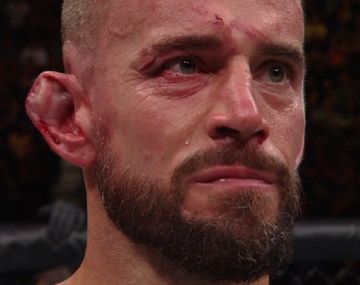 Una estrella de la WWE quiso probar suerte en UFC: lo destrozaron