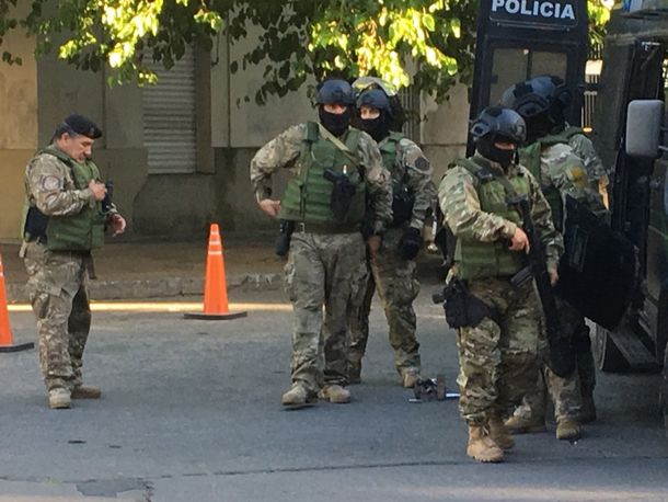 El grupo Halcón trabaja en el lugar. Foto: @nandotocho.