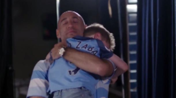 VIDEO: Zabaleta se reencontró con Callum, el Mini Zaba, en su despedida del Manchester City