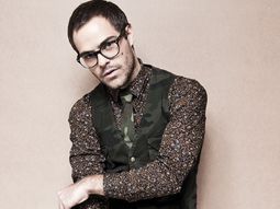 nueva faceta: peter lanzani debuta como conductor de television nueva faceta: peter lanzani debuta como conductor de television