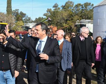 Massa arrancó en San Martín con su campaña de proximidad territorial