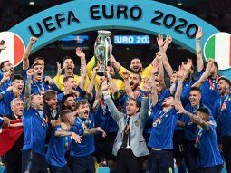 Con el recuerdo de Maradona, los famosos festejaron el triunfo de Italia sobre Inglaterra