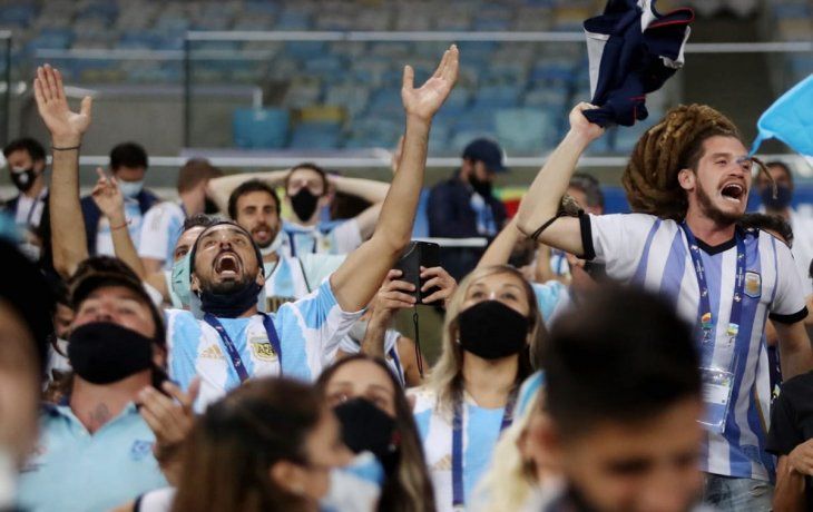 ¡PCR, negativo!: El insólito hit de los hinchas argentinos en Brasil