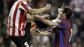 independiente: amorebieta culpo a messi por la patada en la cara independiente: amorebieta culpo a messi por la patada en la cara