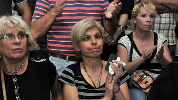 momento tenso entre la mujer de mangeri y la familia de angeles momento tenso entre la mujer de mangeri y la familia de angeles