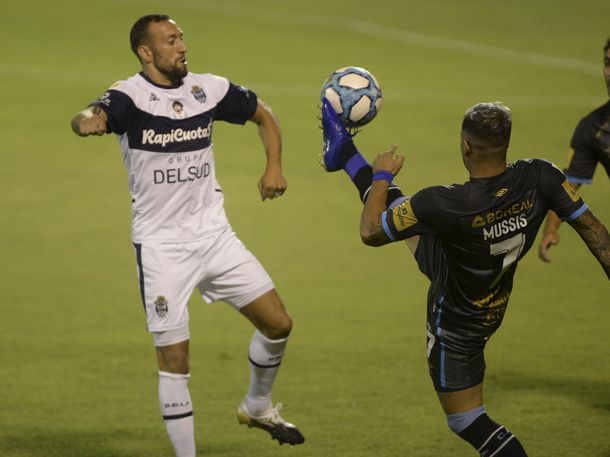 Gimnasia perdió con Atlético Tucumán