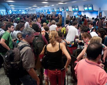 Trabajo dictó la conciliación y Aerolíneas y Austral operarían con normalidad