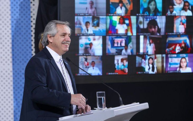 Alberto Fernández encabezó el acto central por el Día de la Bandera en forma virtual