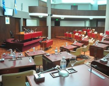 Aprueban la ley de Emergencia Económica