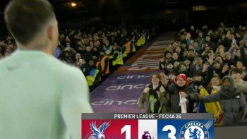 el gesto de enzo fernandez con un hincha de river que estaba en la platea el gesto de enzo fernandez con un hincha de river que estaba en la platea