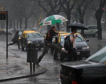 Emiten alerta por fuertes tormentas y caída de granizo en Capital Federal