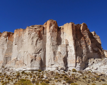 El lugar desconocido con géiseres naturales ideal para conectar con la naturaleza