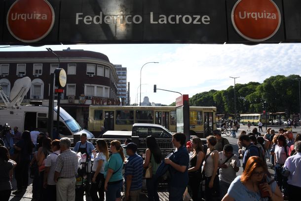 Este viernes tampoco funciona la línea B durante todo el día