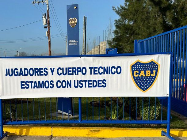 Los mensajes de aliento para los jugadores de Boca que aparecieron en Ezeiza