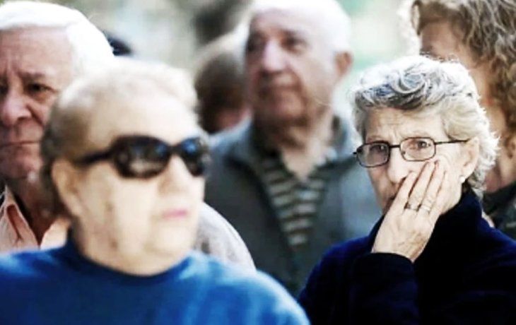 Es oficial el aumento de jubilaciones y asignaciones familiares para diciembre: todos los detalles