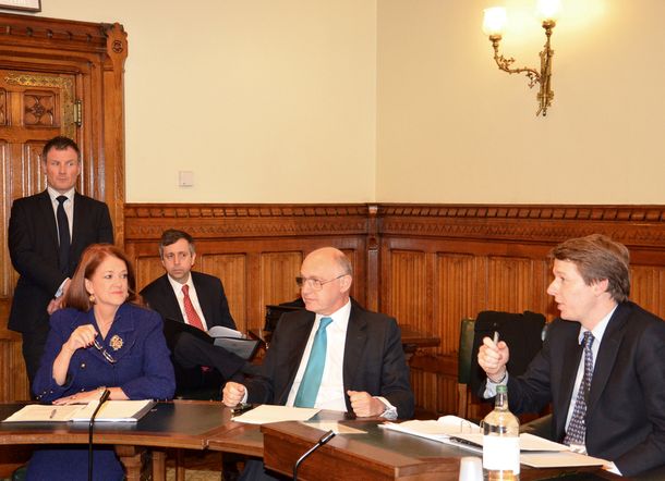 Castro sobre la militarización en Malvinas: Lo usan en campaña electoral