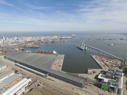 UPM construyó una terminal especial para celulosa en el Puerto de Montevideo. UPM construyó una terminal especial para celulosa en el Puerto de Montevideo.