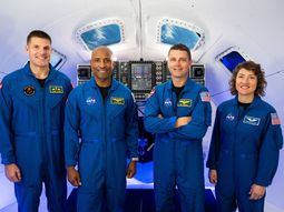 Los estadounidenses Christina Koch, Reid Wiseman y Victor Glover y el canadiense Jeremy Hansen marcan hoy un hito histórico. Los estadounidenses Christina Koch, Reid Wiseman y Victor Glover y el canadiense Jeremy Hansen marcan hoy un hito histórico.