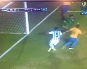 Mirá la increíble jugada que desperdició Gio Simeone