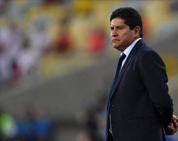 El DT de Always Ready aseguró que el árbitro estaba comprado por Boca