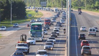 continua el exodo turistico en el inicio del fin de semana largo
