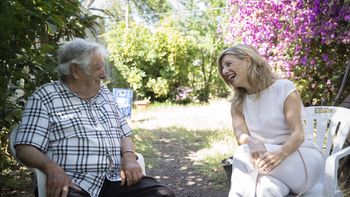 José Pepe Mujica y la ministra de Trabajo española, Yolanda Díaz. (Foto: Twitter @Yolanda_Diaz_) José Pepe Mujica y la ministra de Trabajo española, Yolanda Díaz. (Foto: Twitter @Yolanda_Diaz_)