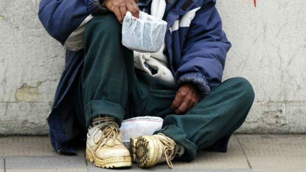 Rosario: encuentran muerto de varias puñaladas a un hombre que vivía en la calle