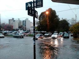 devuelven patente a duenos de autos inundados en provincia devuelven patente a duenos de autos inundados en provincia