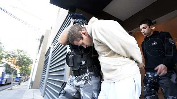 Las últimas imágenes de Lucas Gómez detenido. Gentileza del portal El Chorrillero